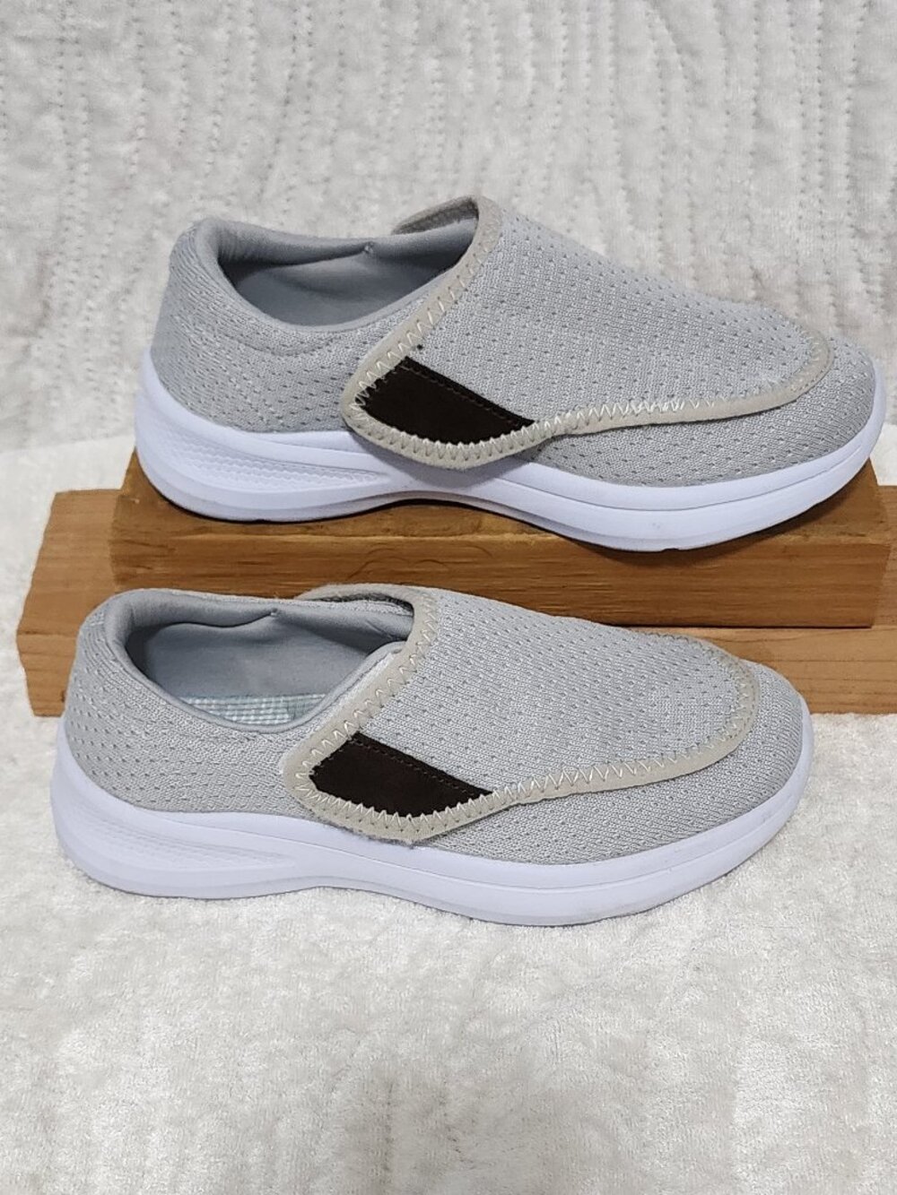 LASUDRAA, Size 36 Shoes (US 5 1/2 to 6,) Wide width, Velcro Closure